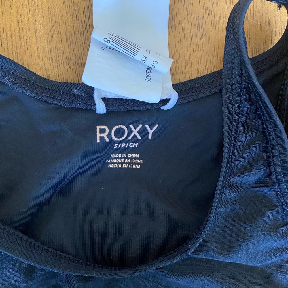 Black Roxy Crop Top Rash Guard - Picture 2 of 6
